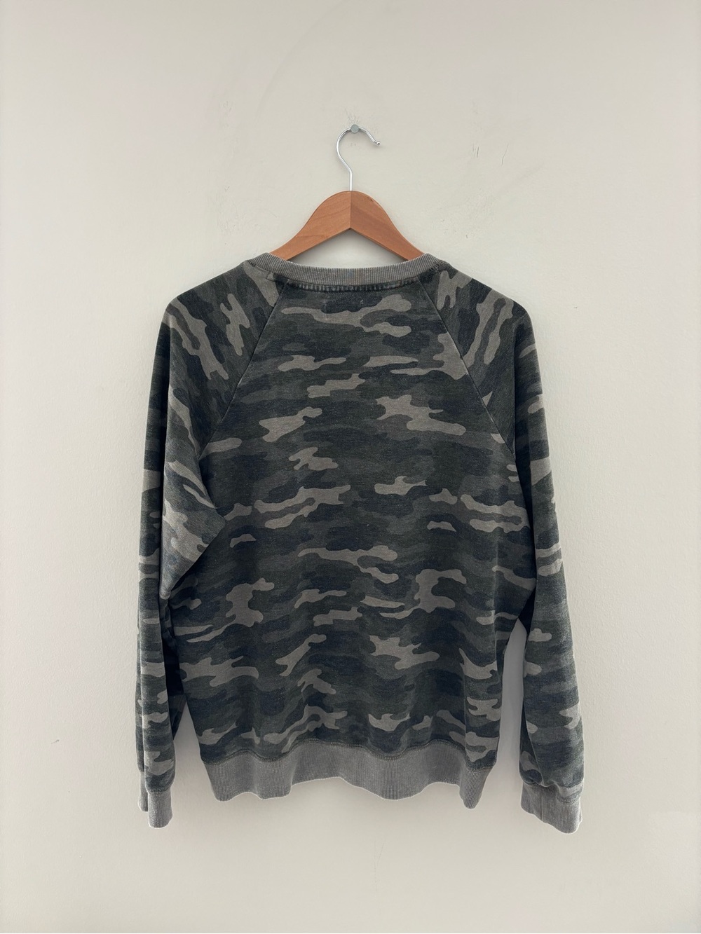 Lucky Brand Camo Crewneck Sweatshirt | Women's XL | Gray Green | Cozy Fleece - Picture 2 of 6